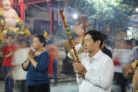 TP.HCM: Nô nức đi lễ chùa đầu năm mới ảnh 3